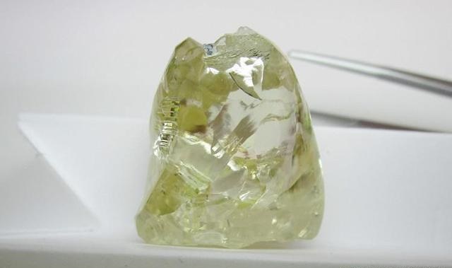 110ct钻石原石