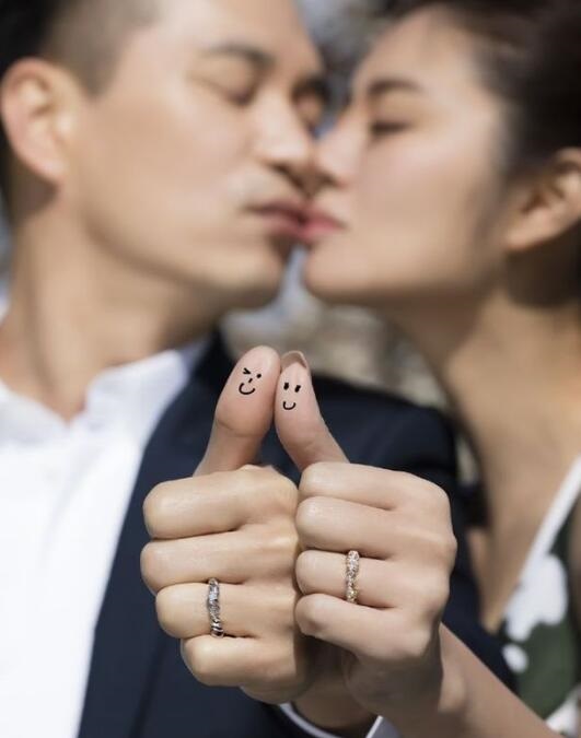 安以轩成婚戒指