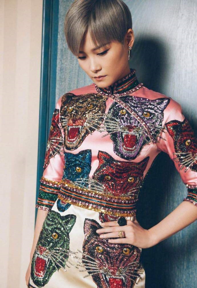李宇春佩带Gucci珠宝