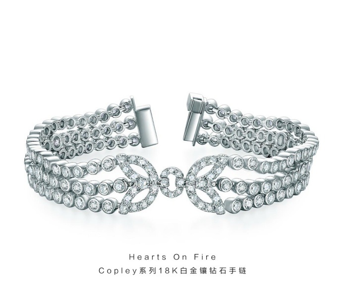 张俪佩带HEARTS_ON_FIRE珠宝登芭莎珠宝
