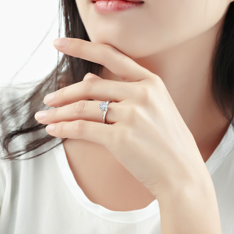 爱保护-暖怀/18K白金钻石女戒 50分/H/VS2/GIA双证