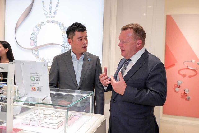 丹麦辅弼到临PANDORA潘多拉珠宝成都泰初里店