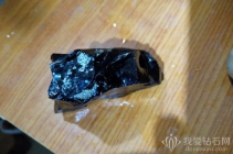 黑钻石原石是通明的吗，黑钻石原石图片