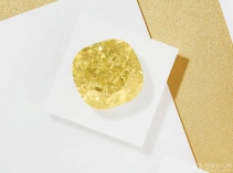 彩钻怎样选？彩钻选购规范和白钻一样吗？